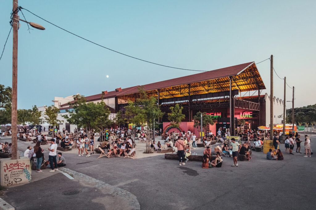 HEAT, privatisation Arty Farty